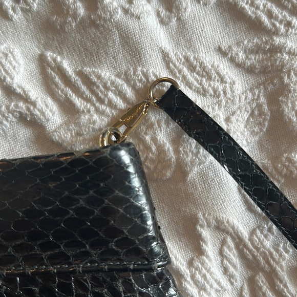 Adorable Salvatore Ferragamo snake skin like black bag! - Picture 6 of 11